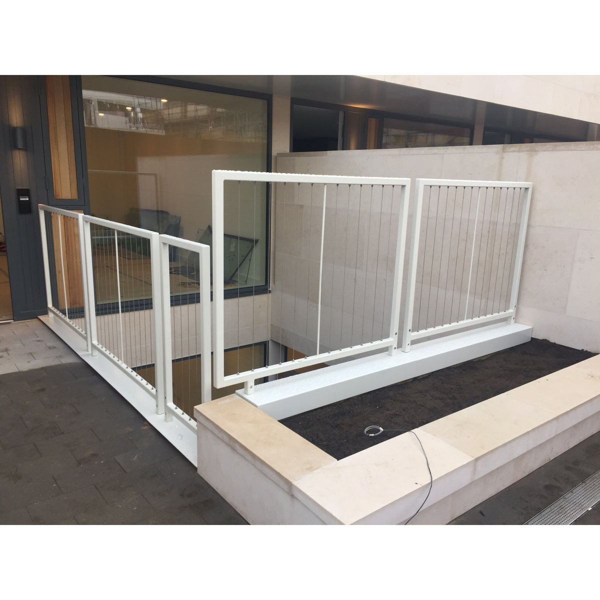 TECNI 2.5mm Vertical Balustrade Cable into Metal & Wood Posts - 160.325.002