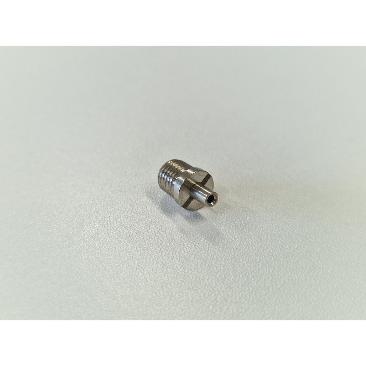 Metallic TECNI cable Gripper on a white background 170.012.002