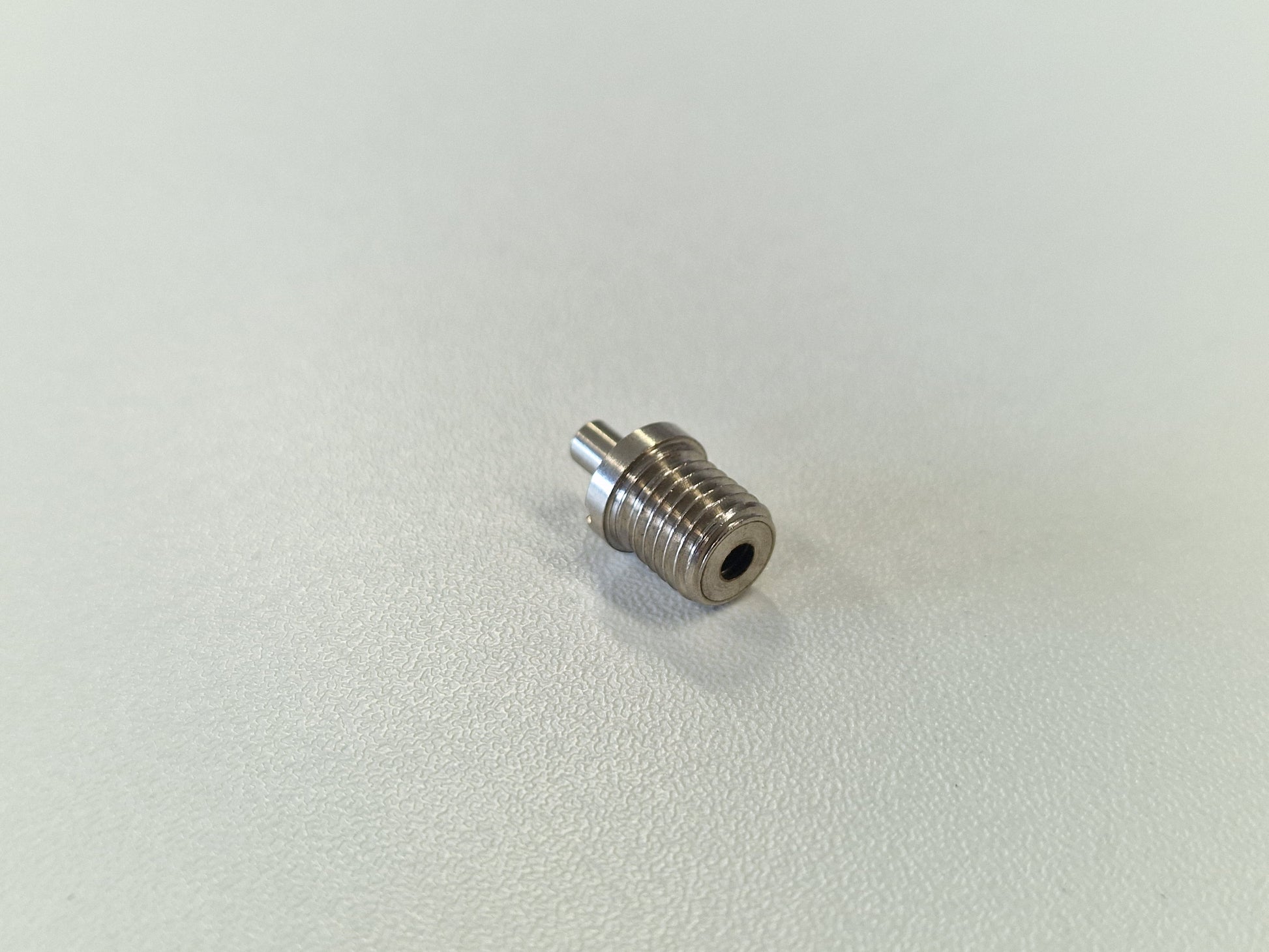 Metallic TECNI cable Gripper on a white background 170.012.002
